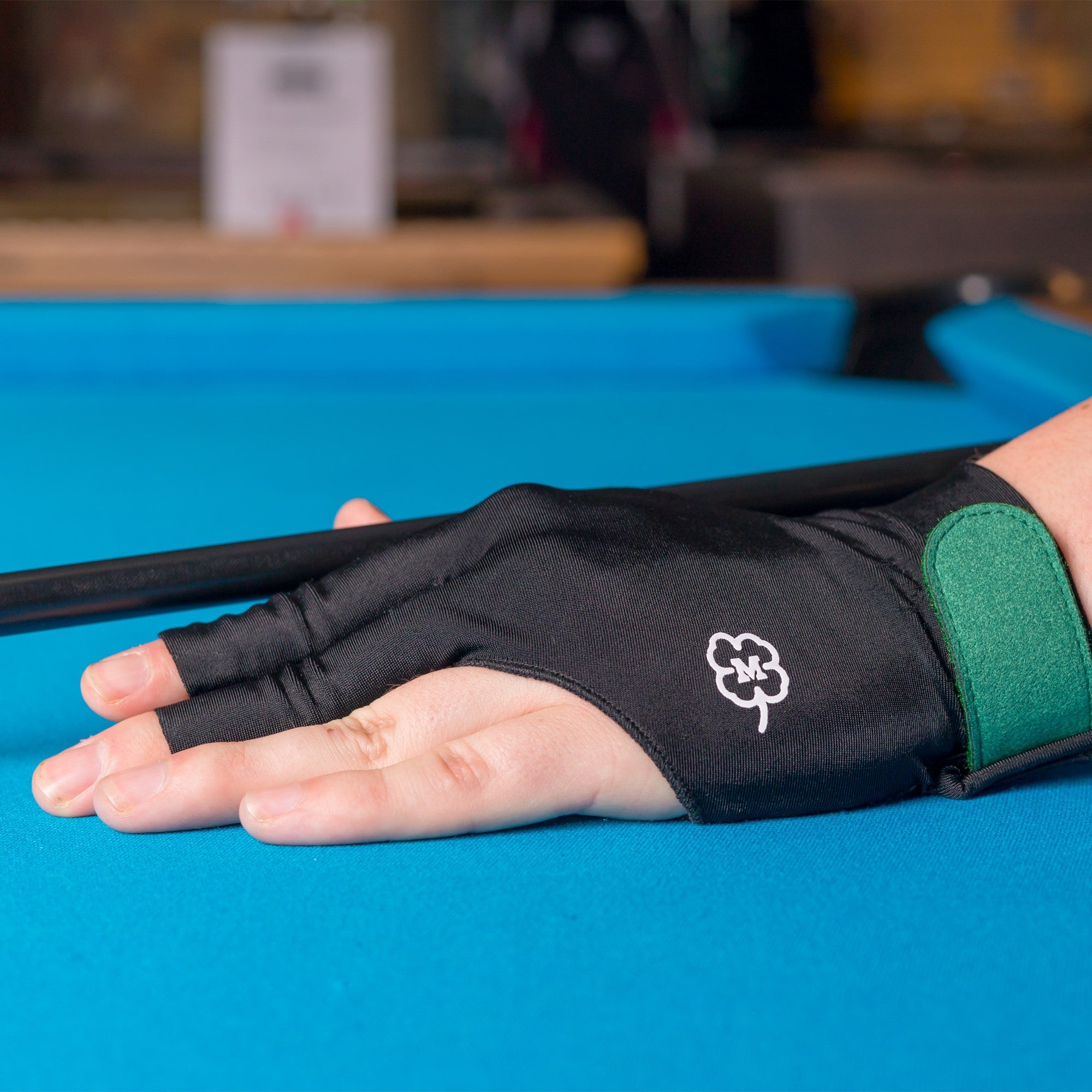 MCDERMOTT BILLIARD GLOVE BLACK GREEN LEFT HAND