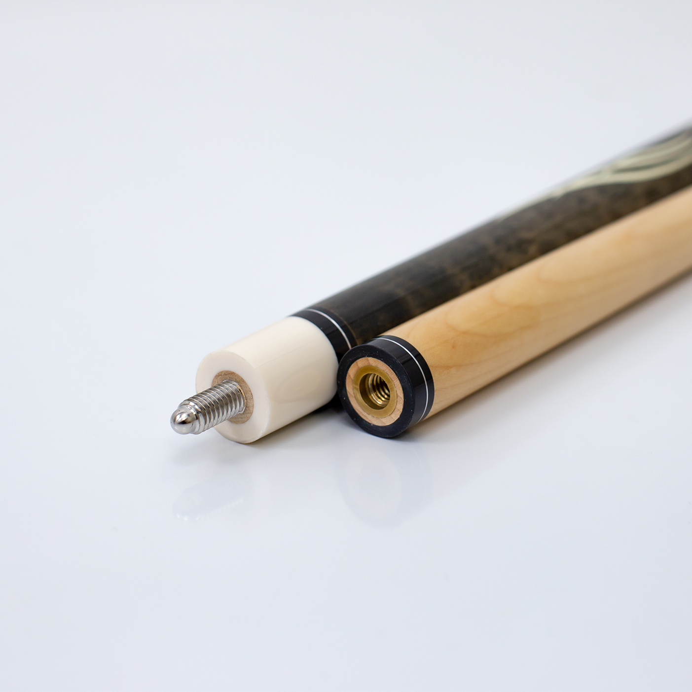 PEARSON POOL CUE PK SERIES - CARBON CLEAR SHAFT GREY WITH WHITE HANDLE 12.4MM 20OZ